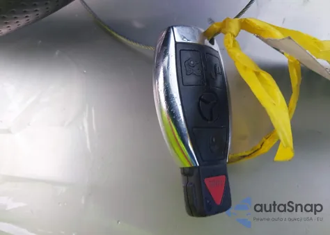 2018 Mercedes-Benz C 300 z USA, uszkodzony, nr VIN WDDWF4JB7JR405162